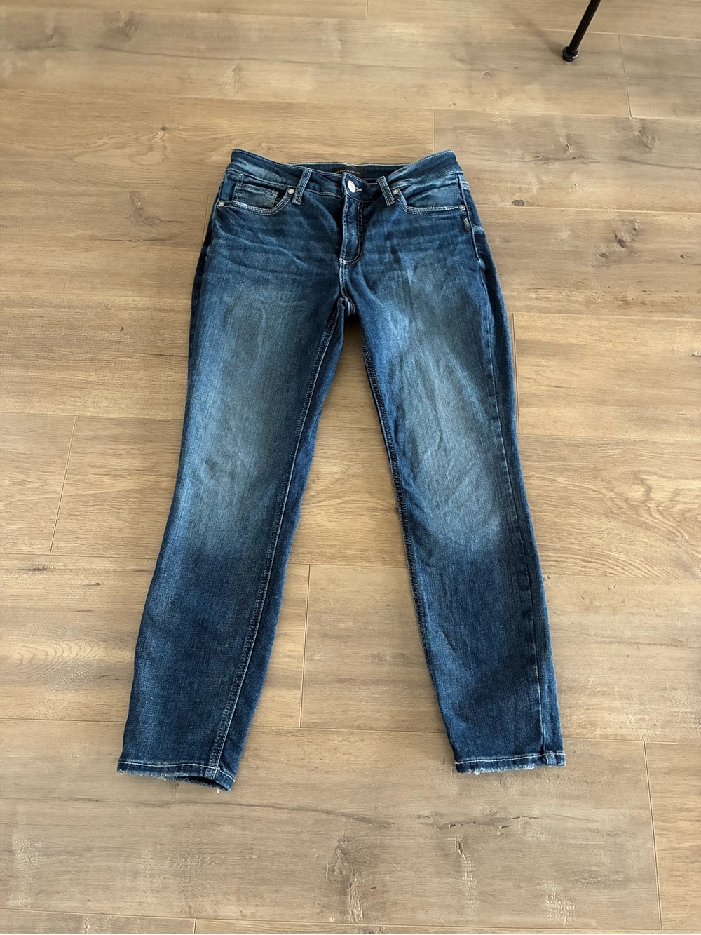 Silver Suki Skinny Crop Jeans.